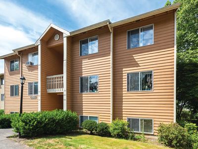 Exterior building at Columbia Ridge